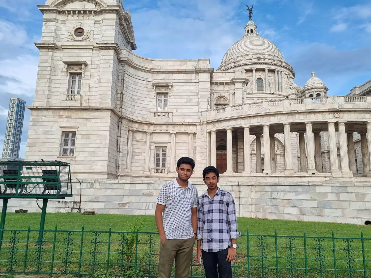 Riazul and Suman in front of Victoria Memorial
